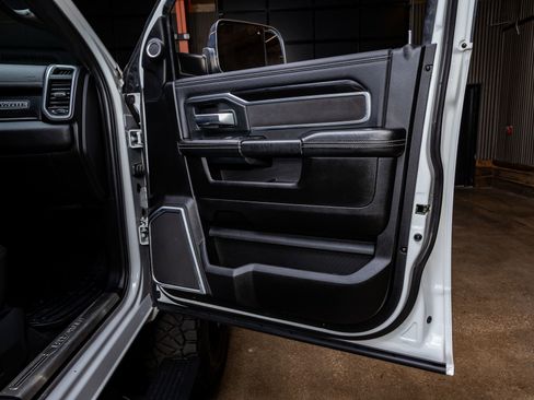 Used 2020 RAM 2500 Laramie image 36