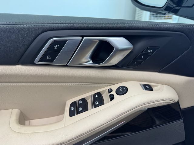 Used 2021 BMW X5 sDrive40i w/ Premium Package RWD image 36