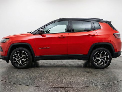 Used 2025 Jeep Compass Limited image 4