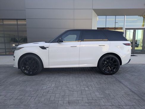 New 2026 Land Rover Range Rover Sport Dynamic SE image 8