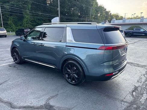 Used 2023 Kia Carnival SX image 3