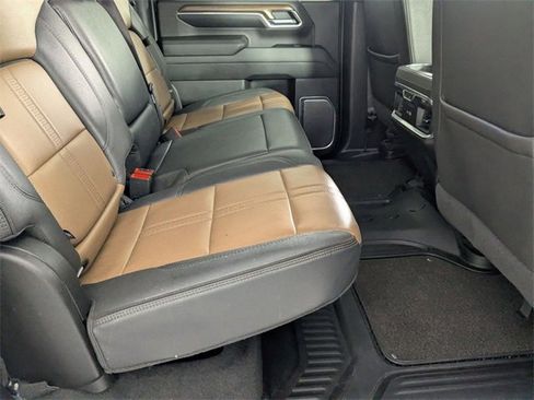 Used 2024 Chevrolet Silverado 3500 High Country image 31