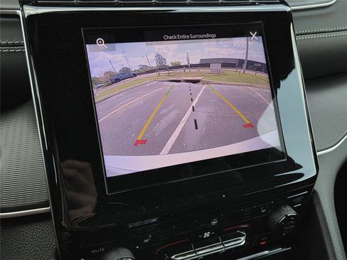 New 2025 Jeep Grand Cherokee L Altitude image 14