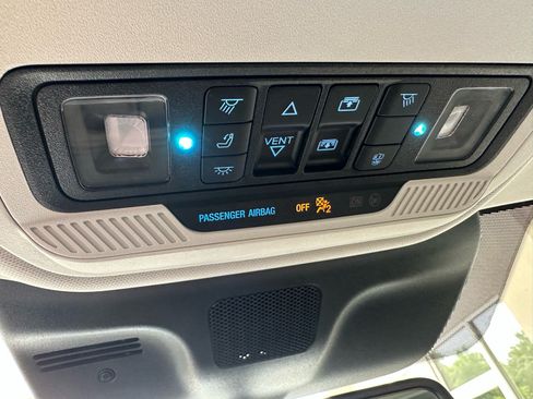 Certified 2025 Ford Expedition Max Platinum w/ Driver's Package AWD/4WD image 43