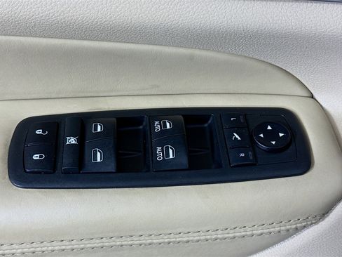 Used 2018 Jeep Grand Cherokee Overland image 24