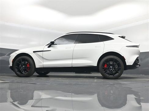 Used 2021 Aston Martin DBX image 43