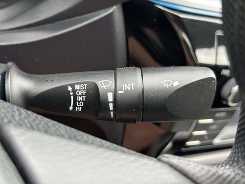 Used 2014 Toyota Corolla LE FWD image 17