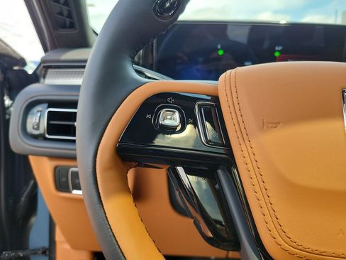 New 2026 Lincoln Aviator Black Label w/ Jet Appearance Package AWD/4WD image 25
