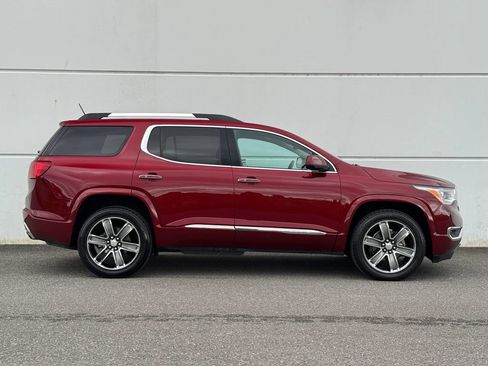 Used 2017 GMC Acadia Denali w/ Technology Package AWD/4WD image 8