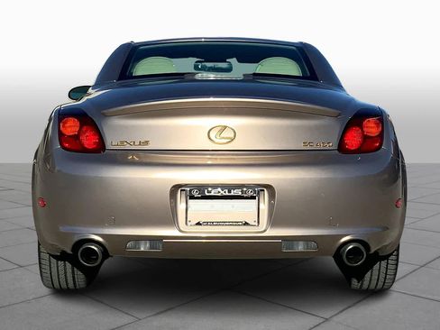 Used 2004 Lexus SC 430 Convertible image 4