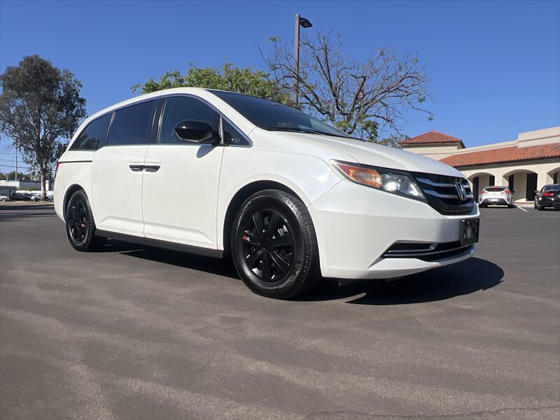 Used 2015 Honda Odyssey LX image 16
