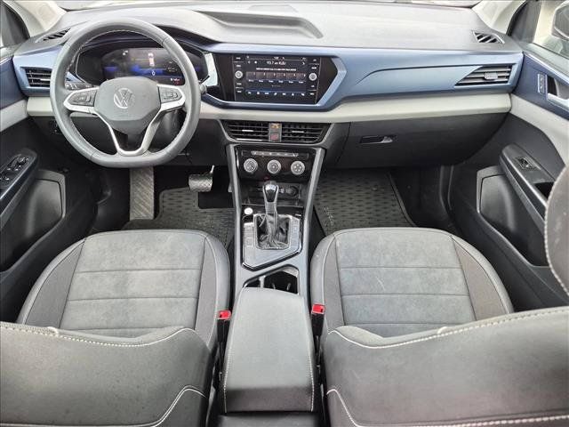 Used 2023 Volkswagen Taos SE w/ Panoramic Sunroof Package FWD image 16