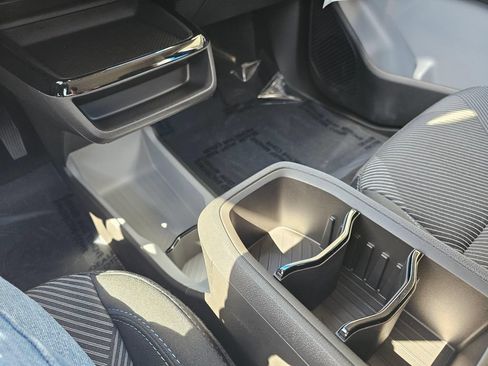 New 2027 Chevrolet Bolt LT w/ Comfort Package FWD image 29