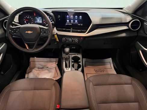 Used 2025 Chevrolet Trax LS w/ LS Convenience Package FWD image 22