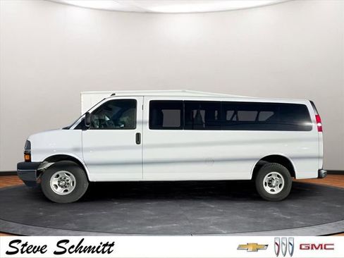 Used 2020 Chevrolet Express 3500 LT w/ LT Preferred Equipment Group image 5