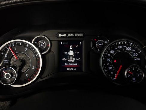 Used 2022 RAM 2500 Big Horn w/ Cold Weather Group AWD/4WD image 14
