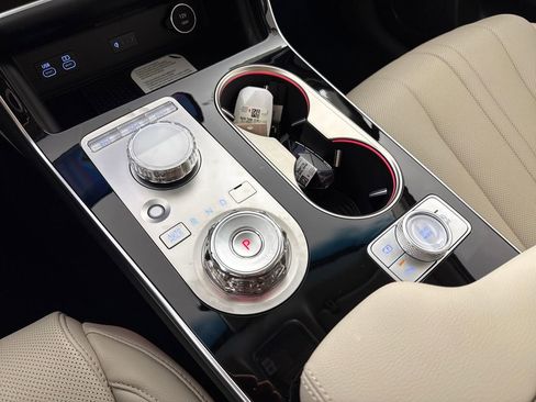 New 2026 Genesis GV80 2.5T RWD image 21