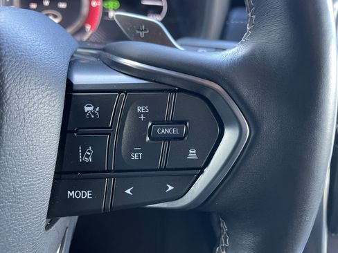 Used 2024 Lexus LX 600 4WD w/ Luxury Package image 22