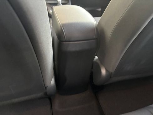 Used 2025 Kia Soul LX w/ LX Technology Package FWD image 23