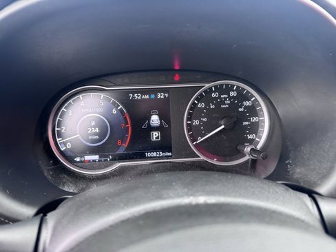 Used 2018 Nissan Kicks SV image 18