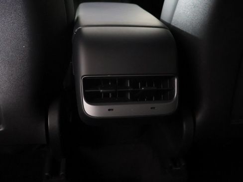 Used 2022 Tesla Model Y Long Range AWD/4WD image 52