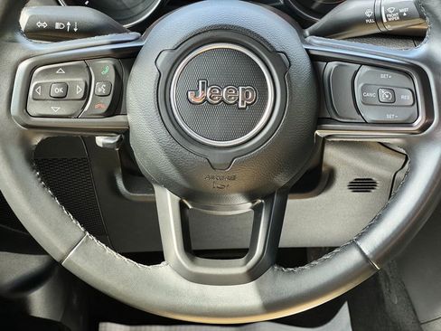 Used 2022 Jeep Wrangler Unlimited Sport AWD/4WD image 16
