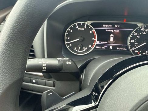 Used 2023 Nissan Rogue SV image 31