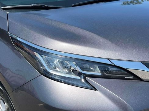 Certified 2021 Toyota Sienna XLE FWD image 13