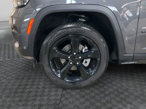 Used 2023 Jeep Grand Cherokee Altitude image 14