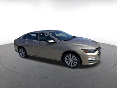 Used 2024 Chevrolet Malibu LT image 2