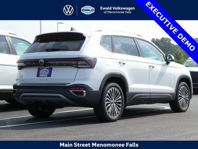 New 2025 Volkswagen Taos SE