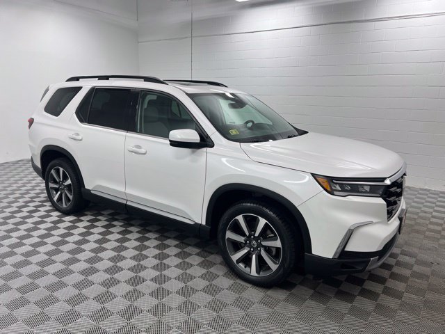 Used 2023 Honda Pilot Touring image 4