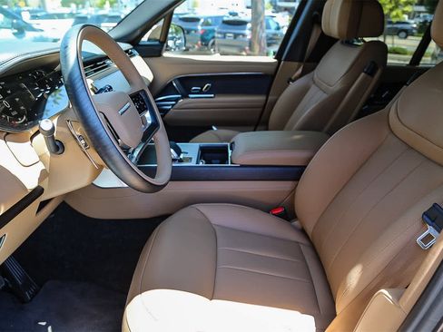 New 2025 Land Rover Range Rover Autobiography image 17