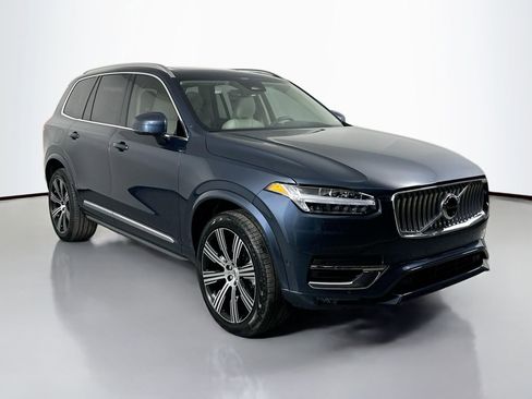 New 2025 Volvo XC90 B6 Ultra w/ Lounge Package image 3