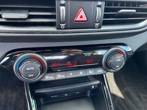 Used 2022 Kia Forte GT image 31