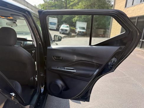 Used 2021 Nissan Kicks S FWD image 30