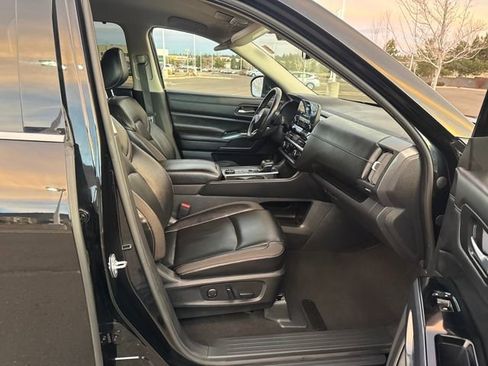 Used 2023 Nissan Pathfinder SL image 14