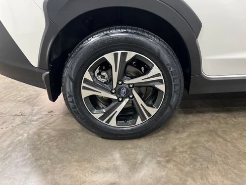 Used 2024 Subaru Crosstrek 2.0i Premium AWD/4WD image 9
