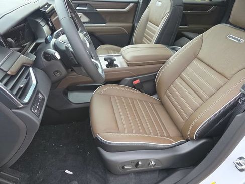 New 2026 GMC Acadia Denali Ultimate AWD/4WD image 24