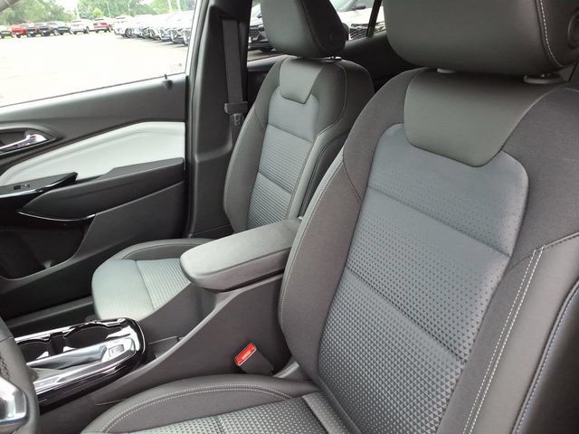 New 2026 Chevrolet Trax LT w/ Midnight Edition FWD image 12