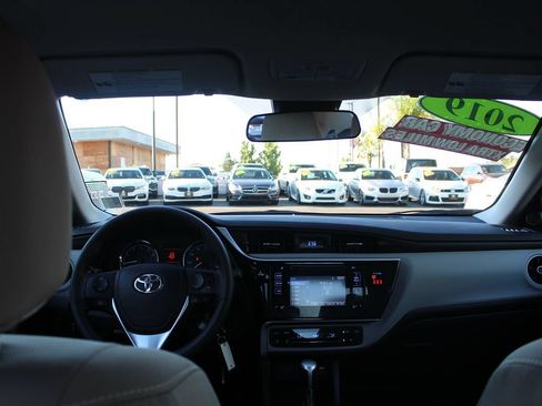 Used 2019 Toyota Corolla LE FWD image 22