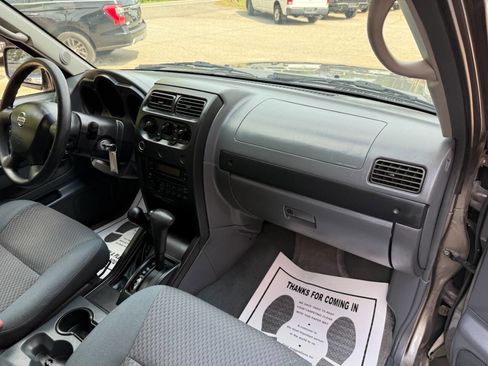 Used 2004 Nissan Xterra XE AWD/4WD image 19