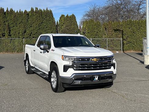 Used 2025 Chevrolet Silverado 1500 LTZ w/ Technology Package AWD/4WD image 1