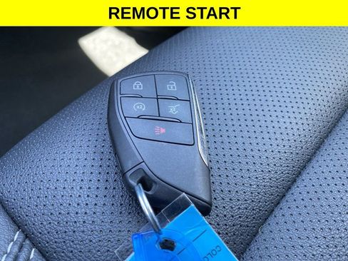 Used 2025 Chevrolet Traverse LT FWD image 20