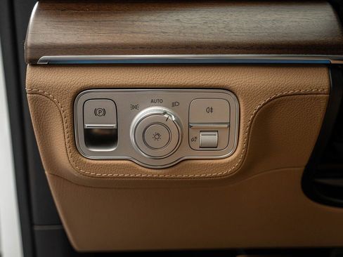 New 2026 Mercedes-Benz GLS 580 4MATIC image 20