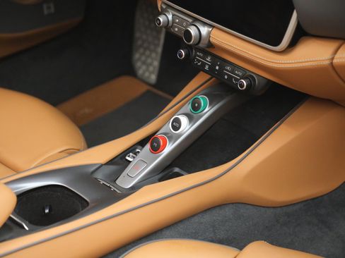 Certified 2022 Ferrari Portofino M RWD image 22