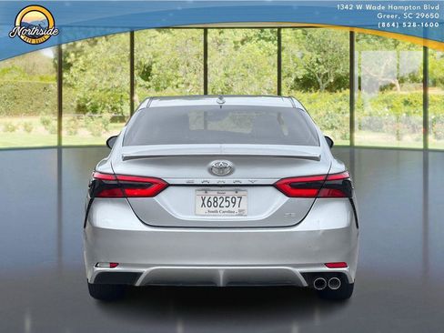 Used 2021 Toyota Camry SE FWD image 12