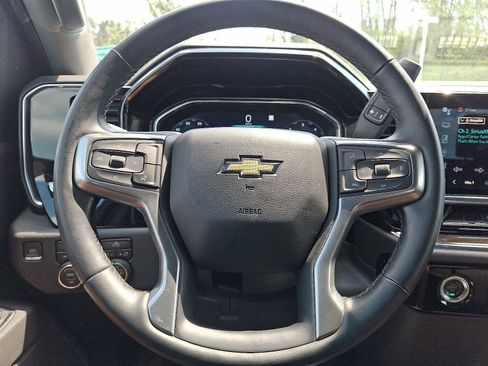 Used 2023 Chevrolet Silverado 1500 LT AWD/4WD image 18