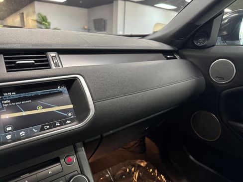 Used 2018 Land Rover Range Rover Evoque SE Dynamic image 38