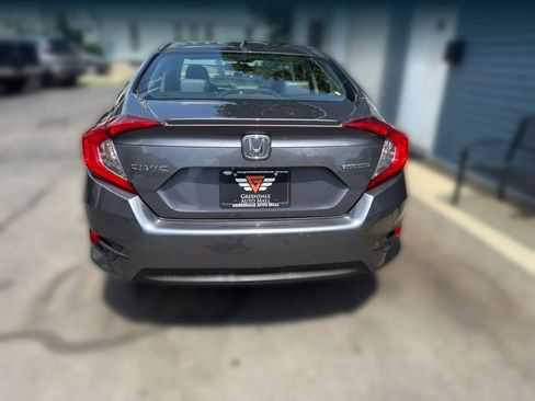 Used 2017 Honda Civic Touring image 4